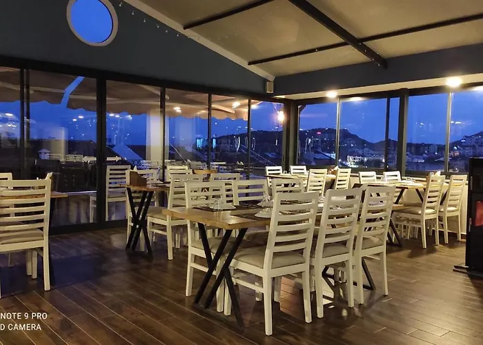 מלון Zephyros 3*