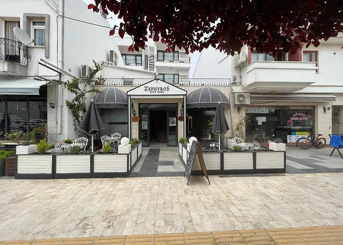 מלון Zephyros 3*